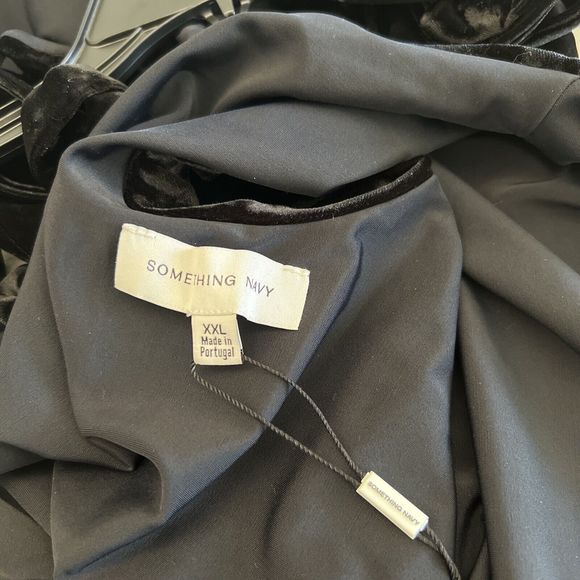 Something Navy Women’s Sz XXL Black Velvet Floral Strap One Piece Swimsuit - Picture 11 of 12